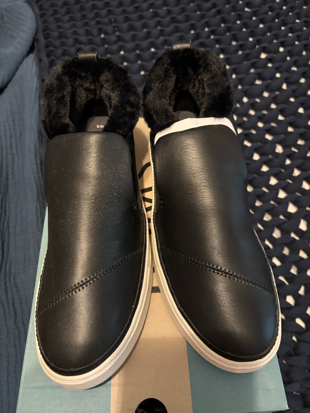 Women’s Toms Paxton size 8
New in box